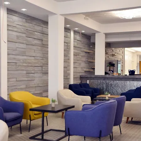 Victoria ママイア