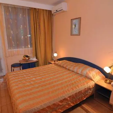 Victoria Hotel